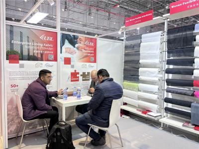Jiaxing Rainbow (UBL) Interlining Co., Ltd udstilles på Intertextile SHANGHAI tøjstoffer 2025