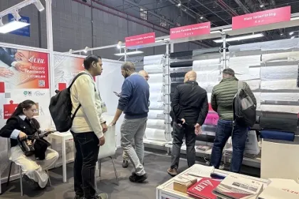 Jiaxing Ruibai Textile Interlining Co., Ltd. deltager i Intertextile China International Textile Fabrics and Accessories Fair